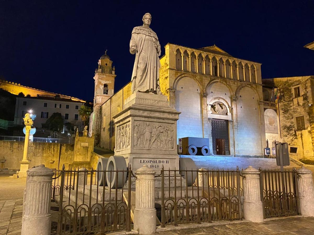 Dimora Carducci Bed & Breakfast Pietrasanta Exterior photo