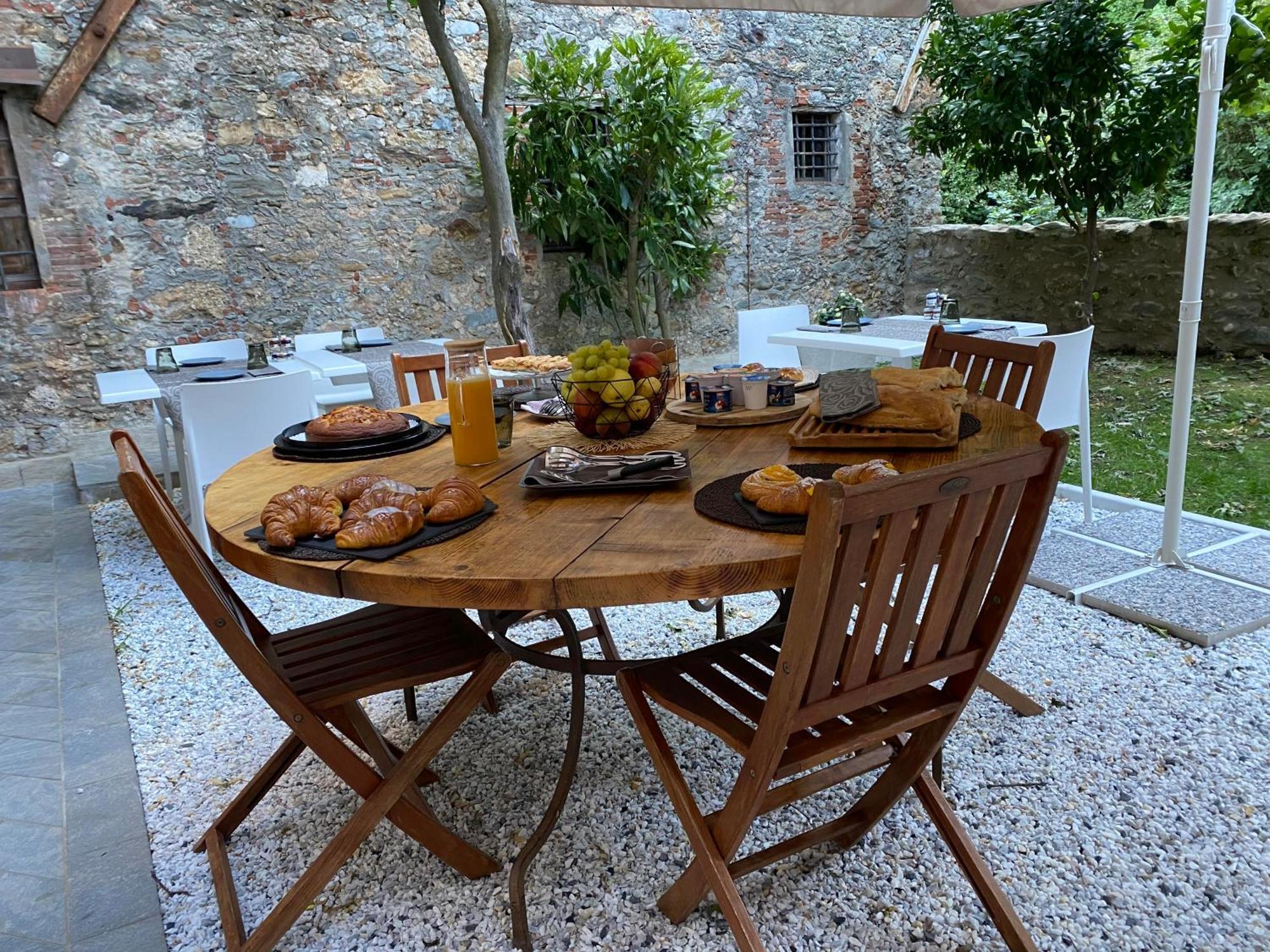 Dimora Carducci Bed & Breakfast Pietrasanta Exterior photo